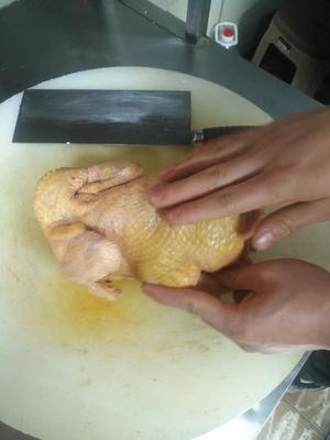 总厨教你做家庭版烤鸡的做法 步骤3