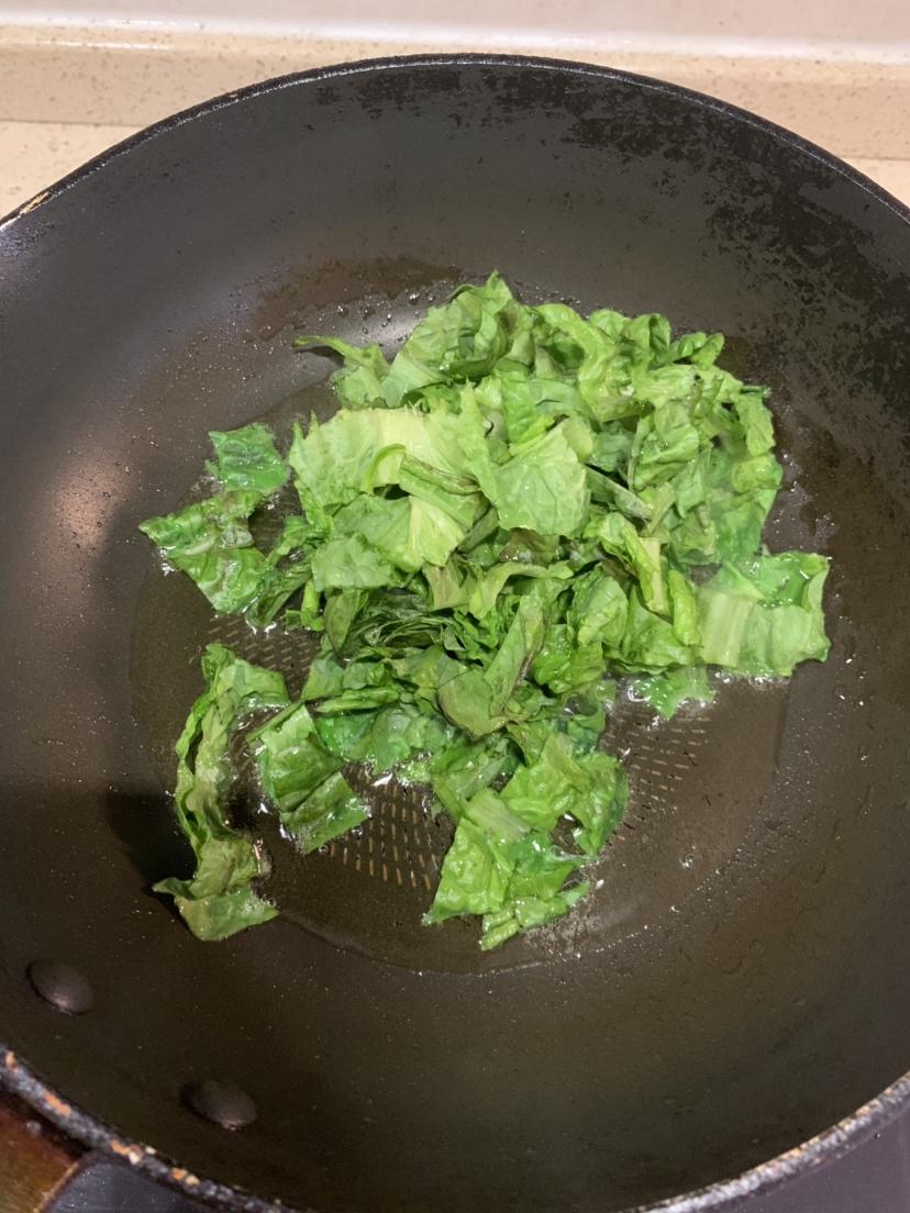 上海菜饭（莴笋叶香肠焖饭）妈妈的味道～荤素搭配简单两人食菜谱的做法 步骤2