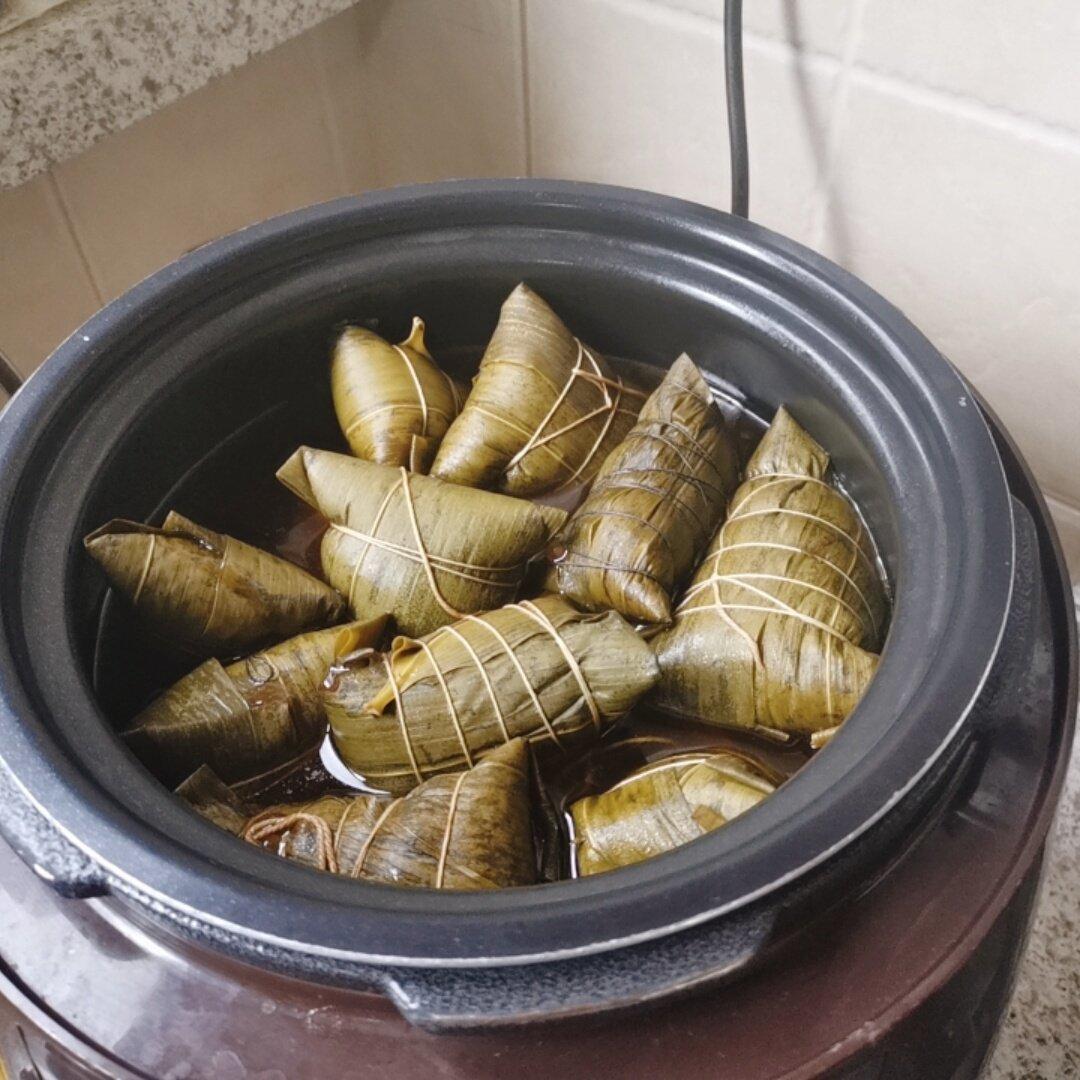 香糯的干菜肉粽（内有四角粽的包法视频