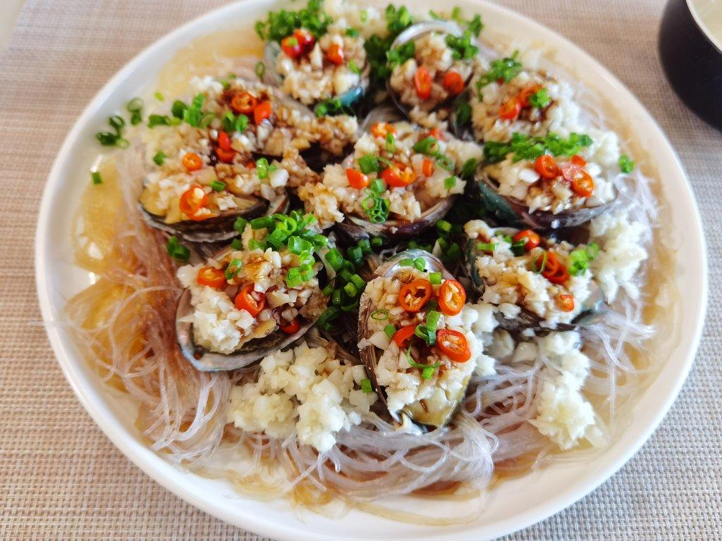 蒜蓉粉丝蒸鲍鱼