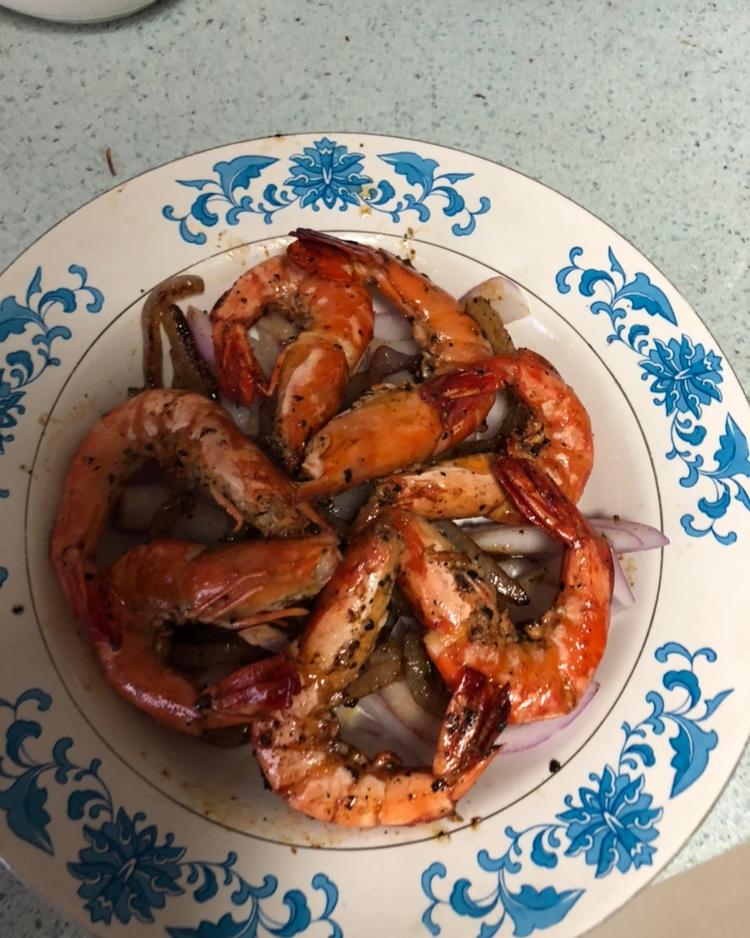 黄油洋葱黑虎虾
