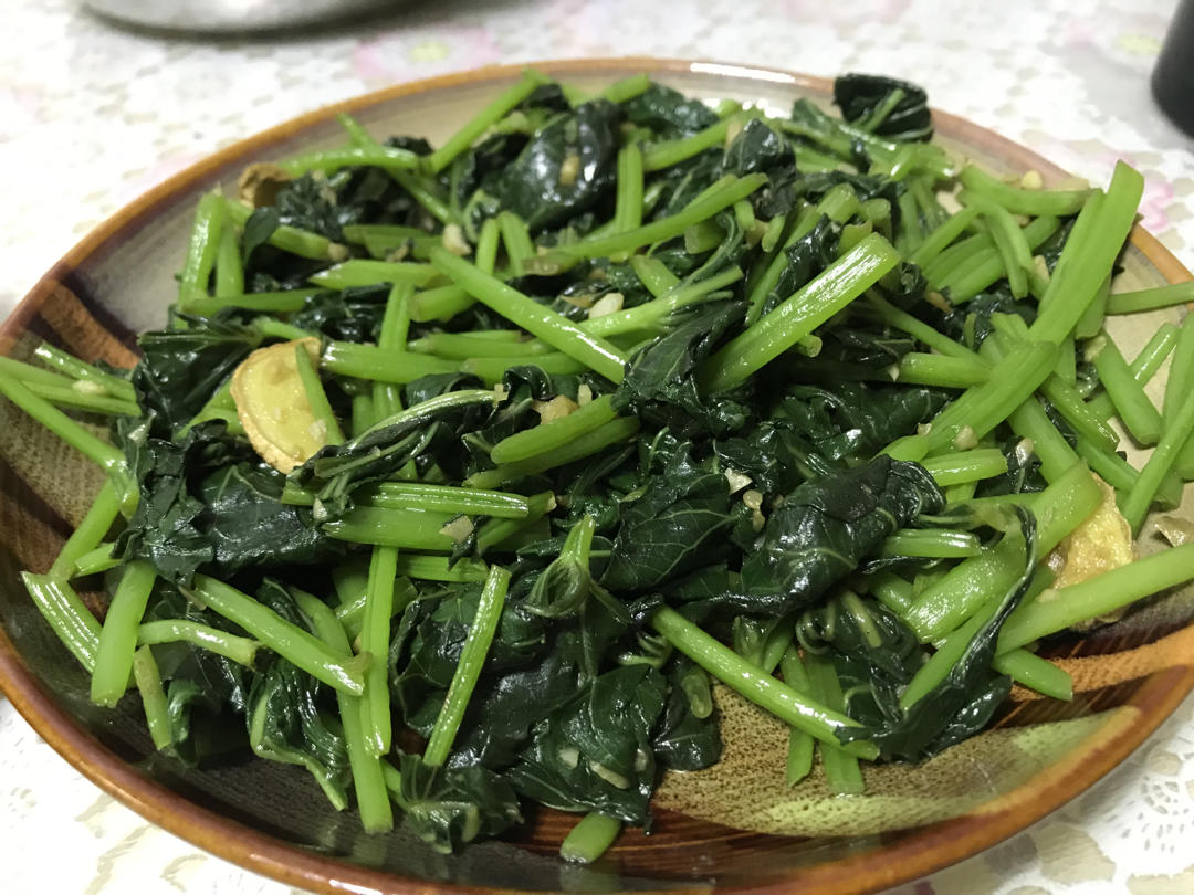 蒜蓉炒红薯叶