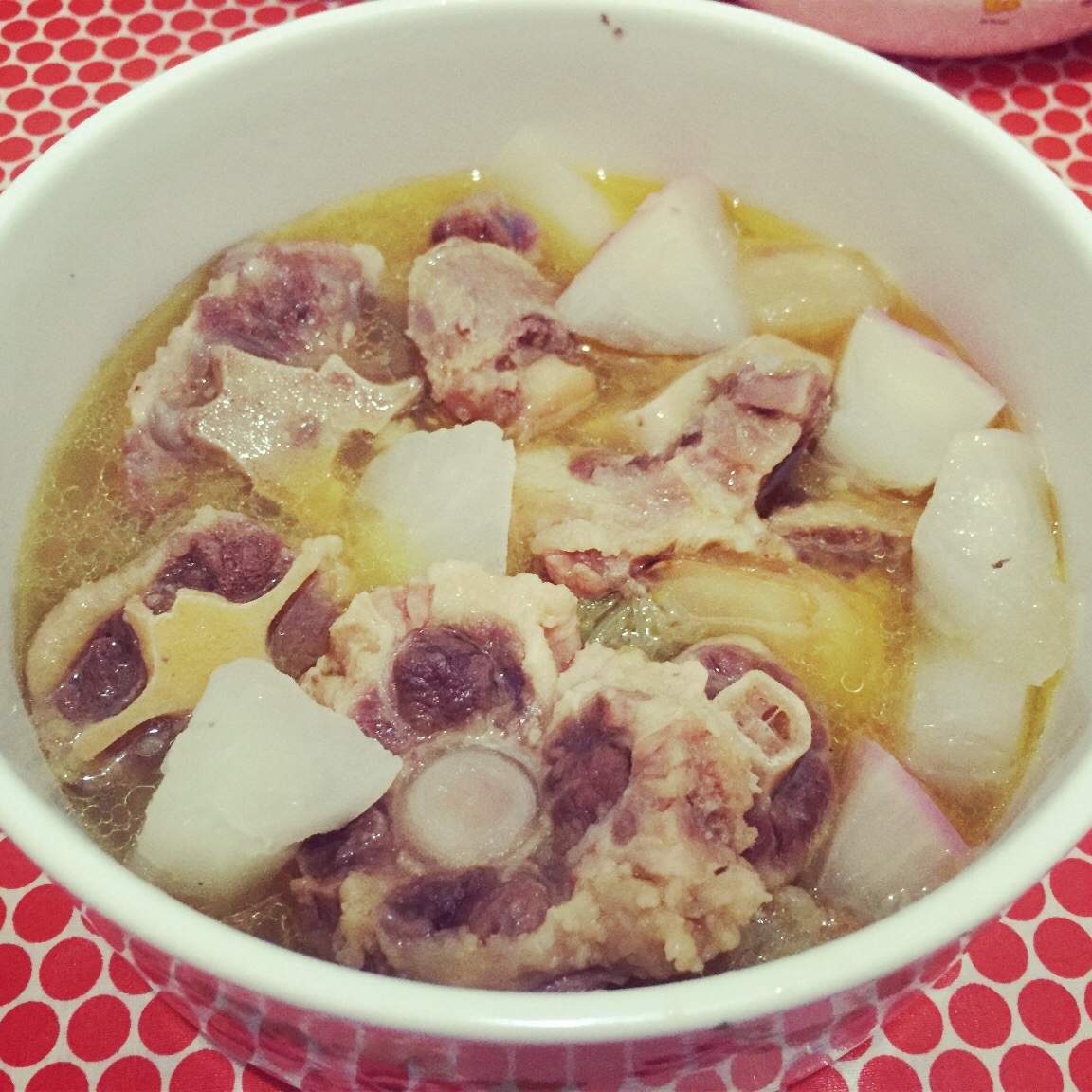 牛尾炖白萝卜汤