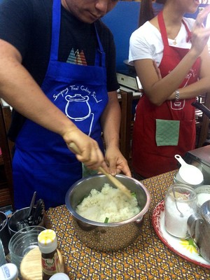 在泰国学厨 | 史上最正宗的泰式芒果糯米饭（没有之一）的做法 步骤8