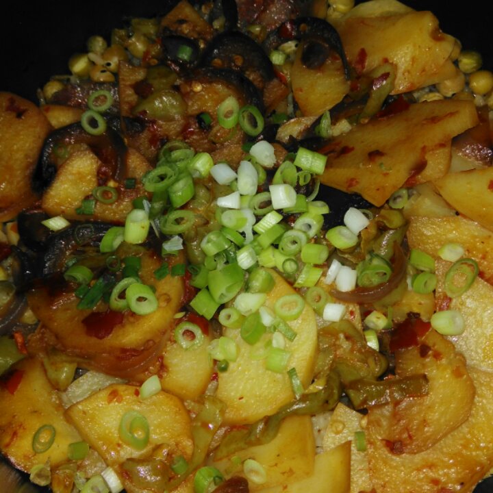 土豆焖饭（电饭锅版）