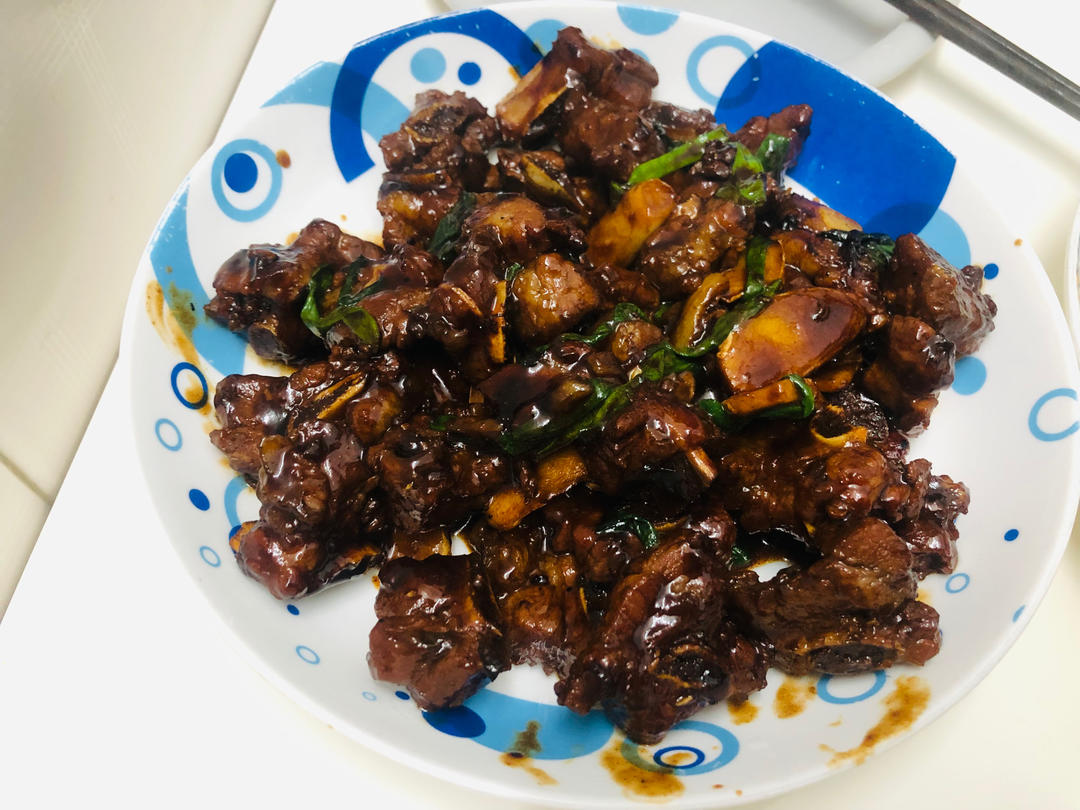 最简单最好吃的红烧排骨