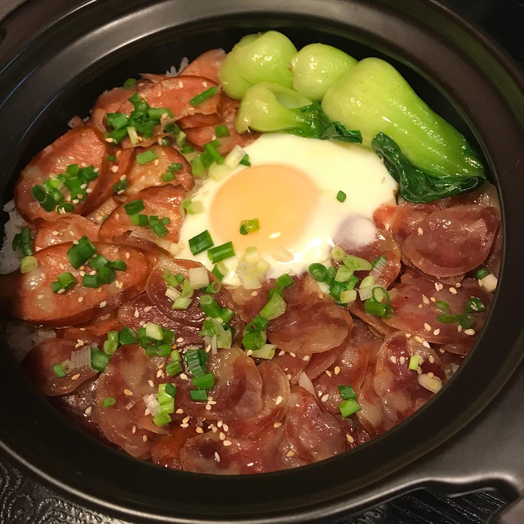 广式腊味煲仔饭