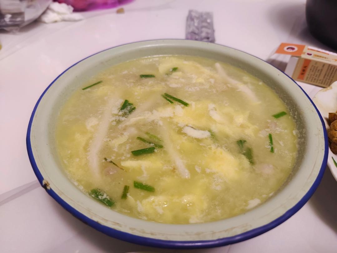 鲜掉眉毛的海鲜菇鸡蛋汤