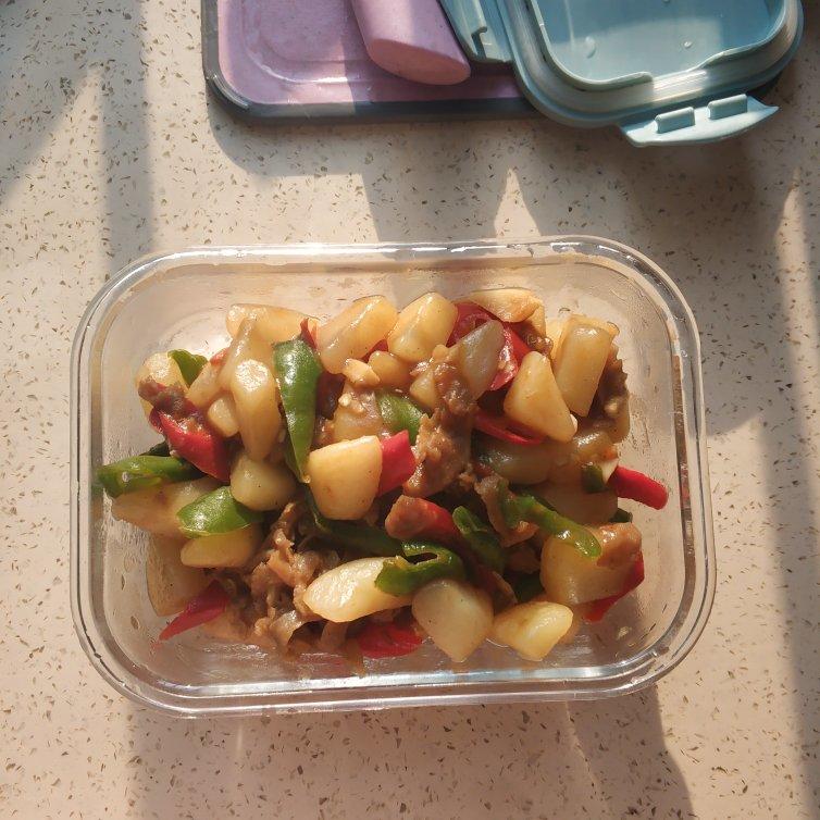 好吃到舔碗底的土豆肥牛拌饭