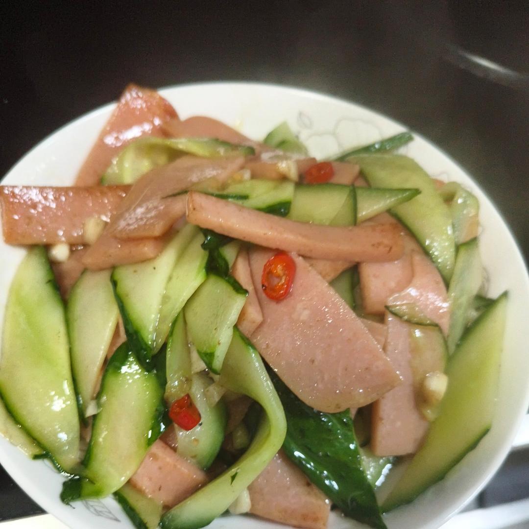 黄瓜炒火腿肠