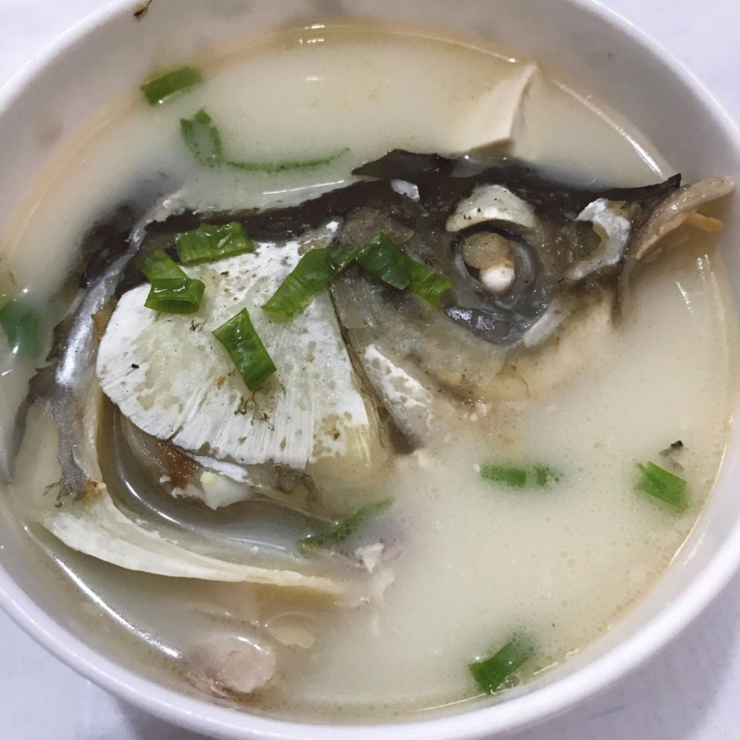 july小熊做的流传已久的太白鱼头汤