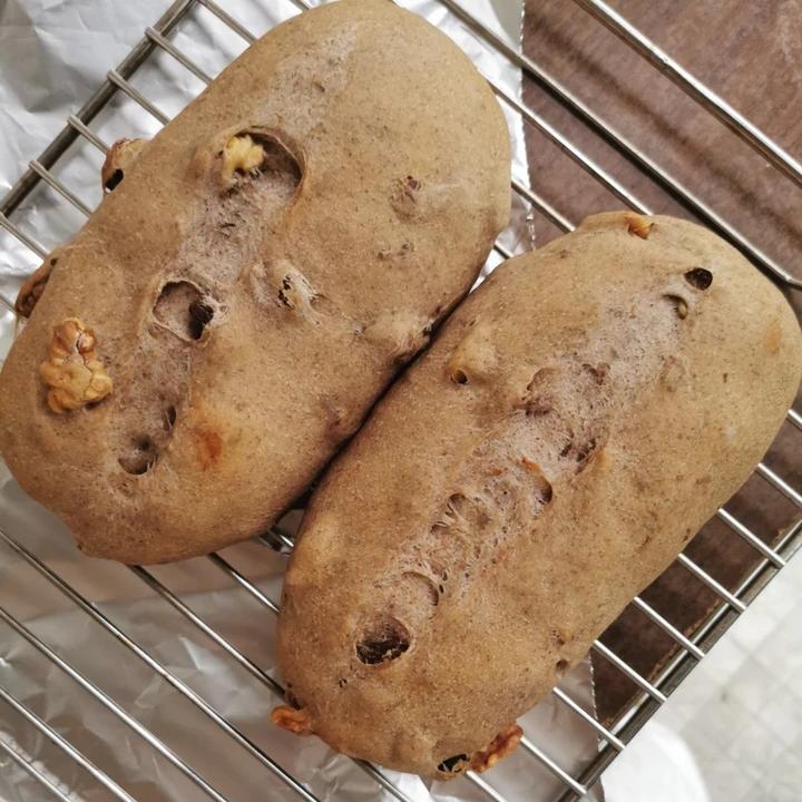 全麦蔓越莓核桃软欧包