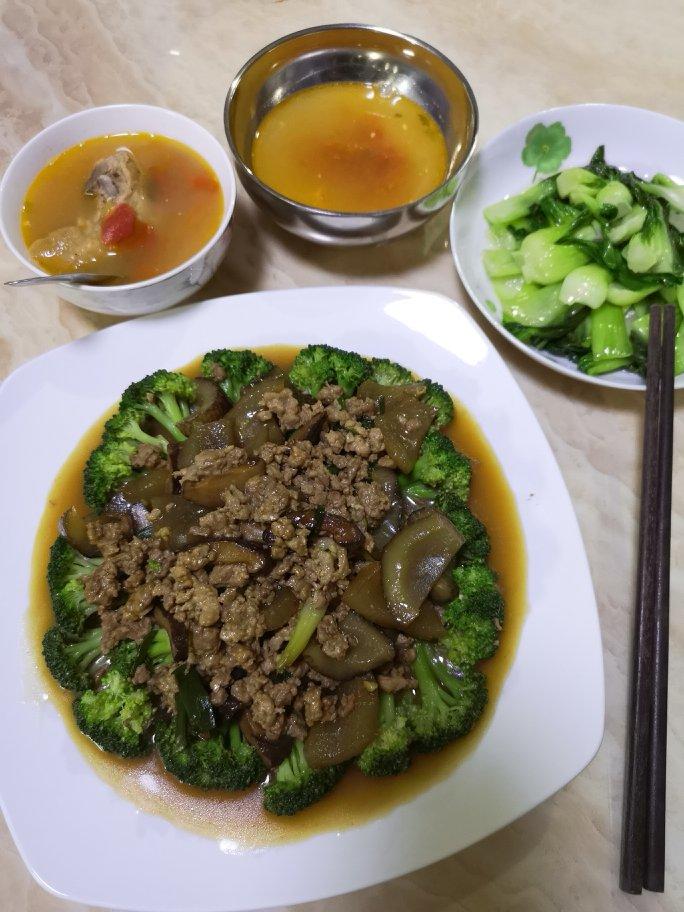 晚餐吃什么？