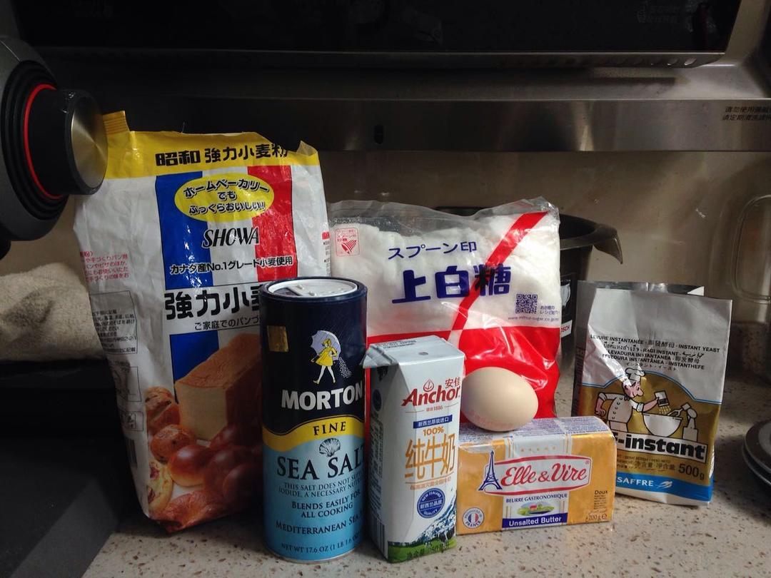 纯奶手撕吐司的做法 步骤1