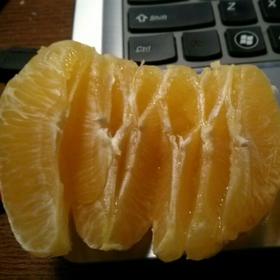 手剥橙子