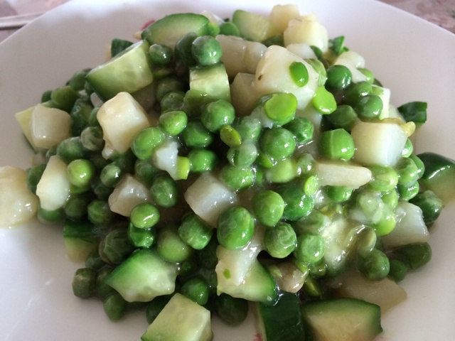 青豌豆炒肉丁