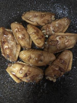 零基础厨艺做出鲜香脱骨                                 香菇鸡翅😋的做法 步骤7