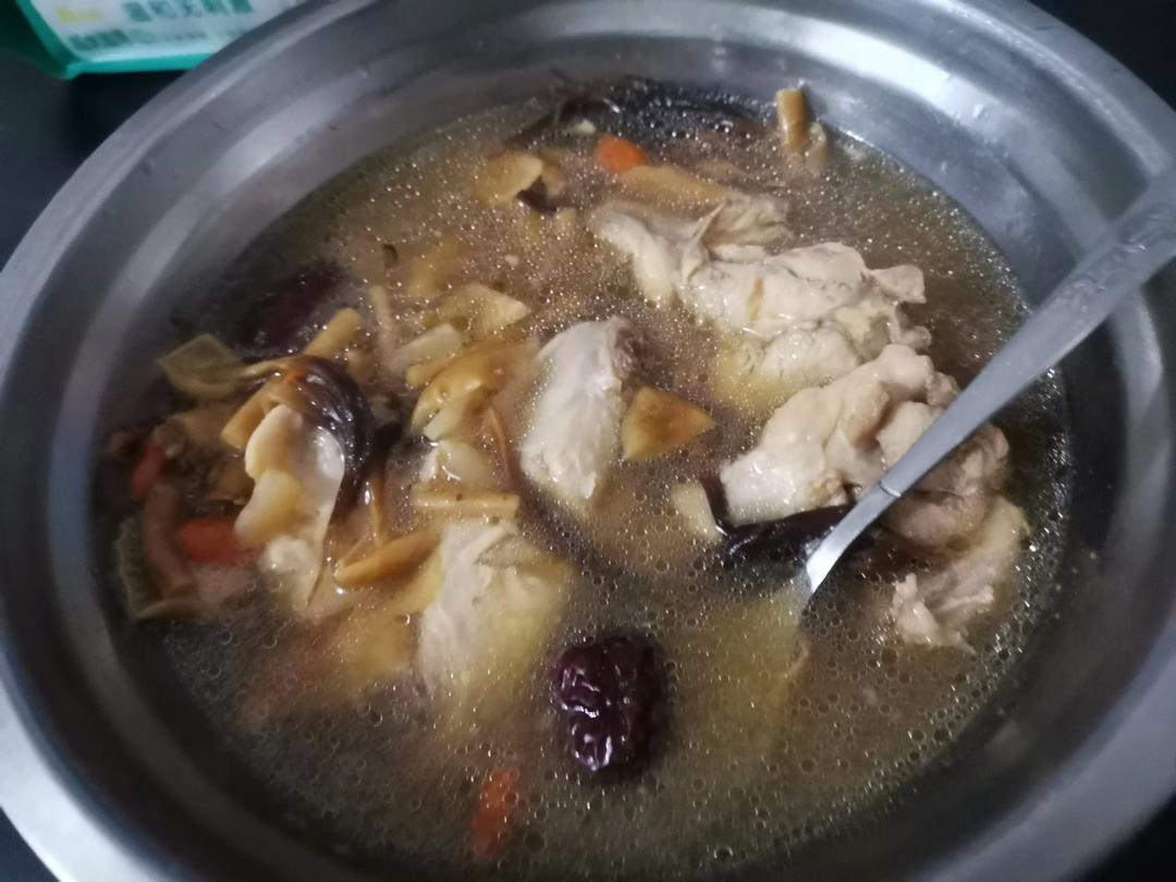 猪肚鸡汤