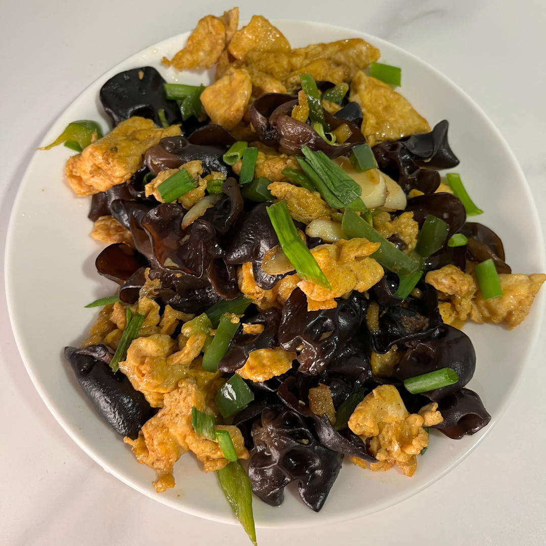 黑木耳青椒炒鸡蛋（营养又下饭）