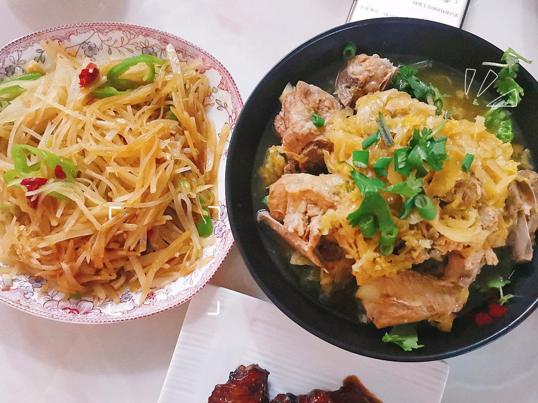 酸菜炖排骨