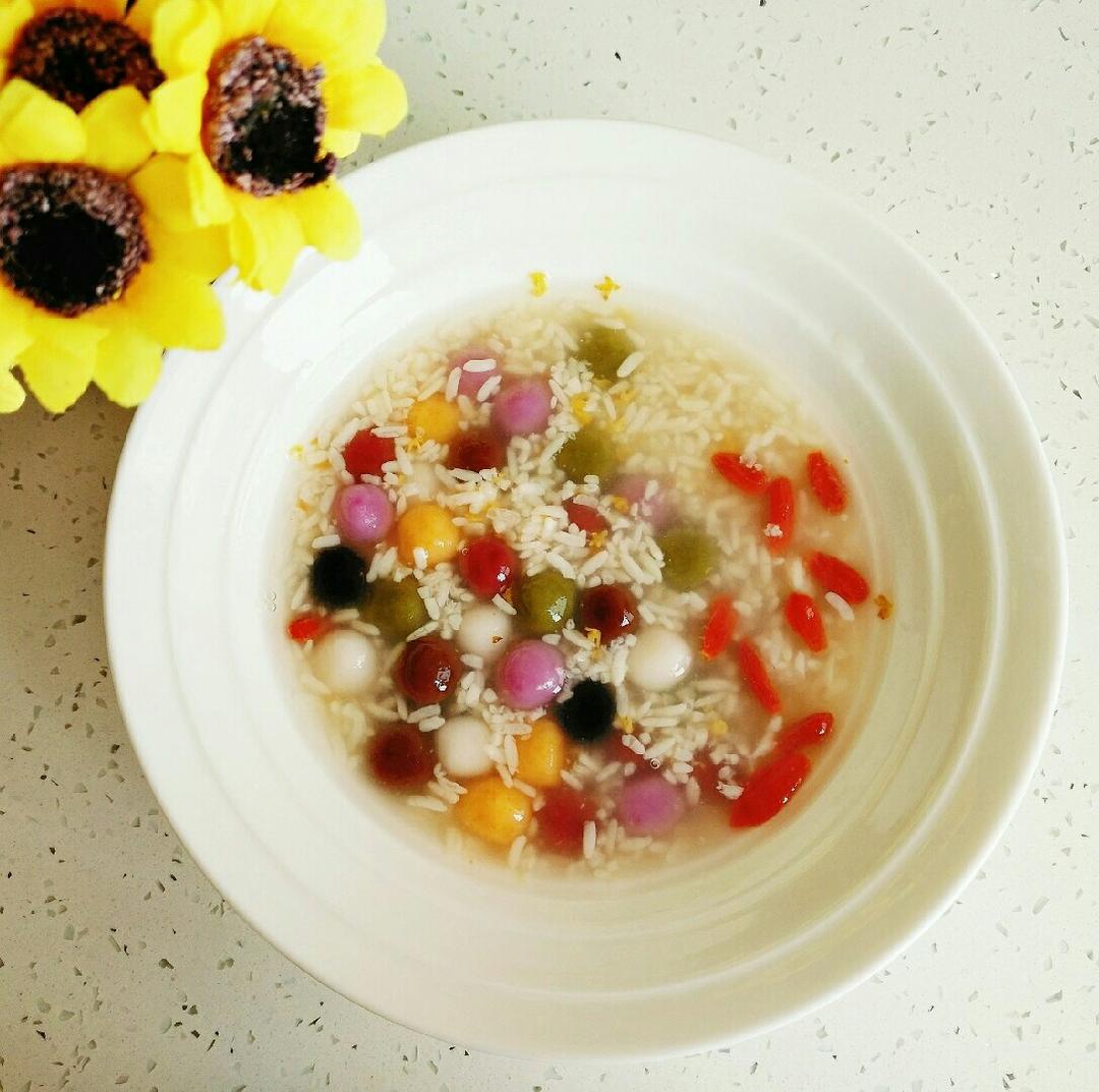 飞翔的天空why做的酒酿彩色小汤圆