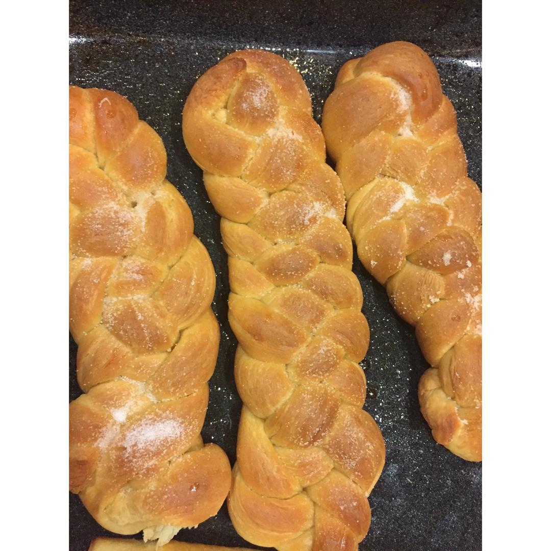 砂糖麻花面包（两股辫子）