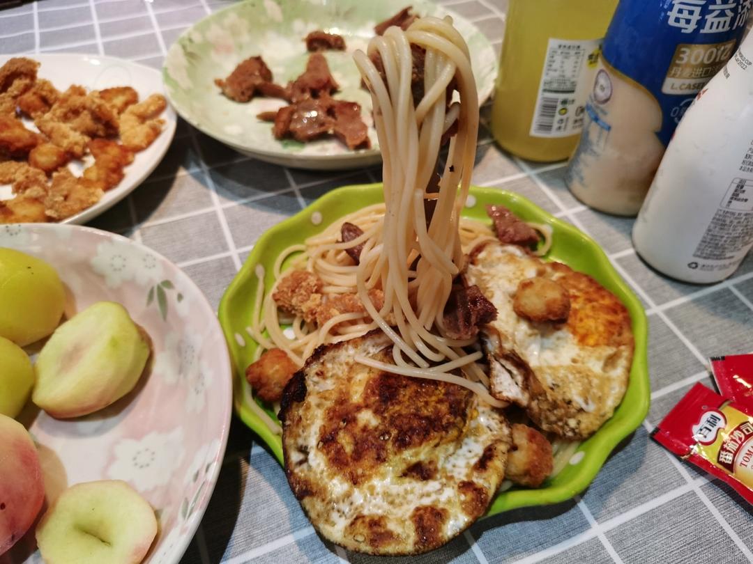 会站的面条