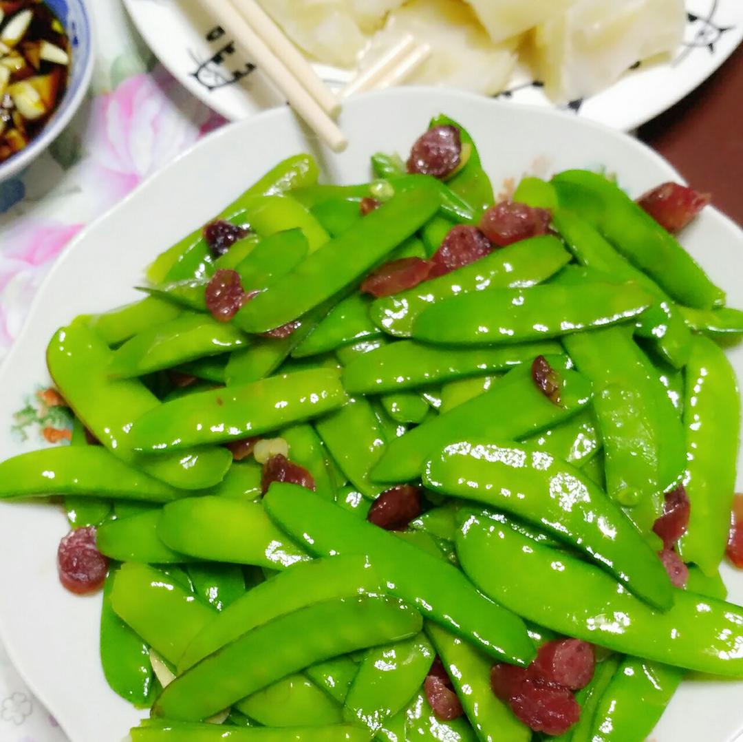 腊肠炒荷兰豆