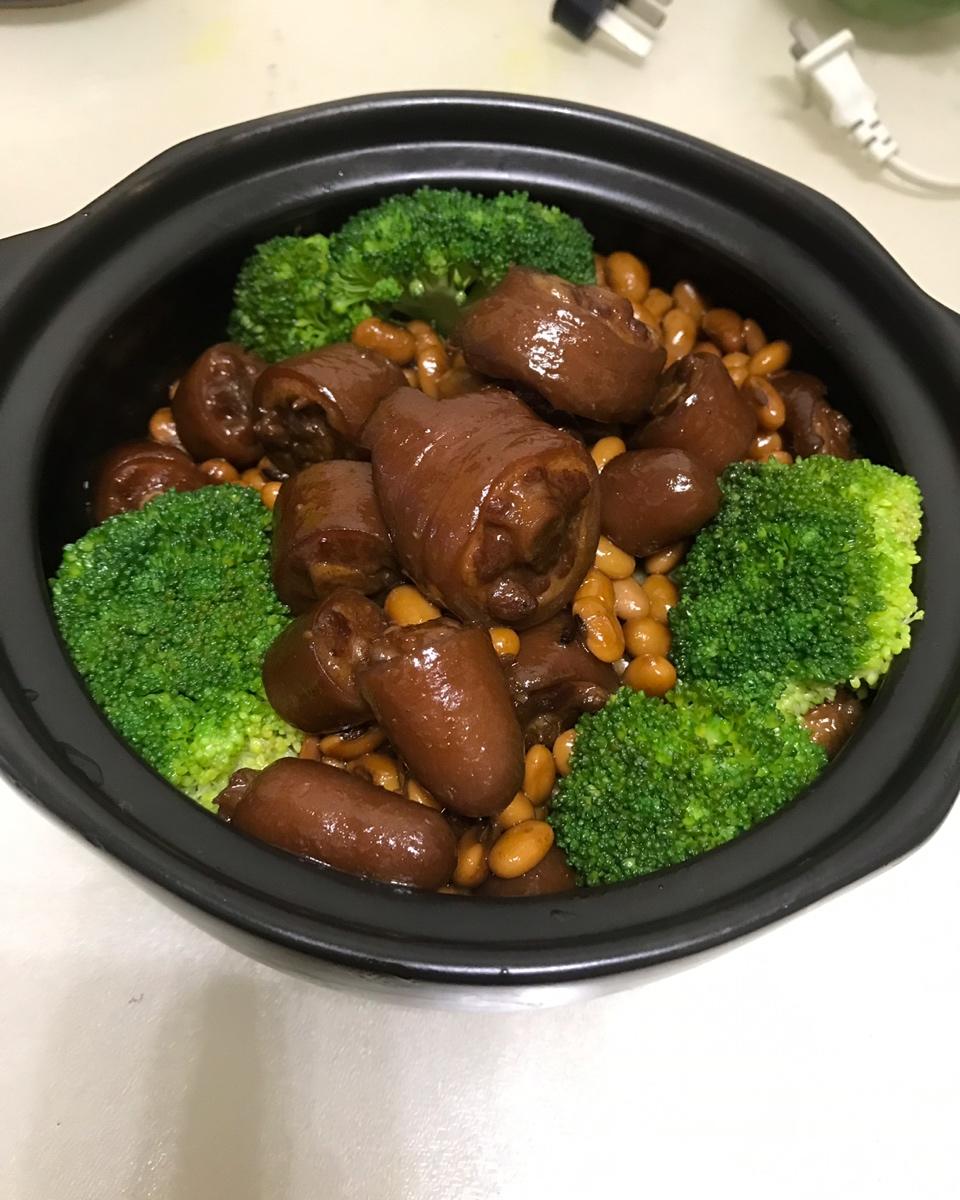 黄豆烧猪尾