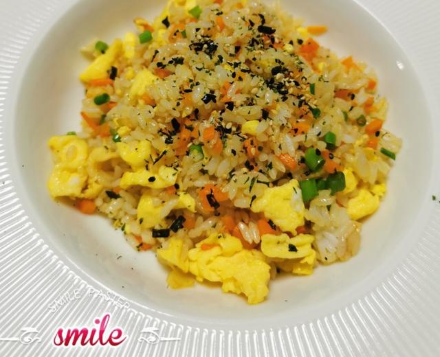 极简风的蛋炒饭的做法