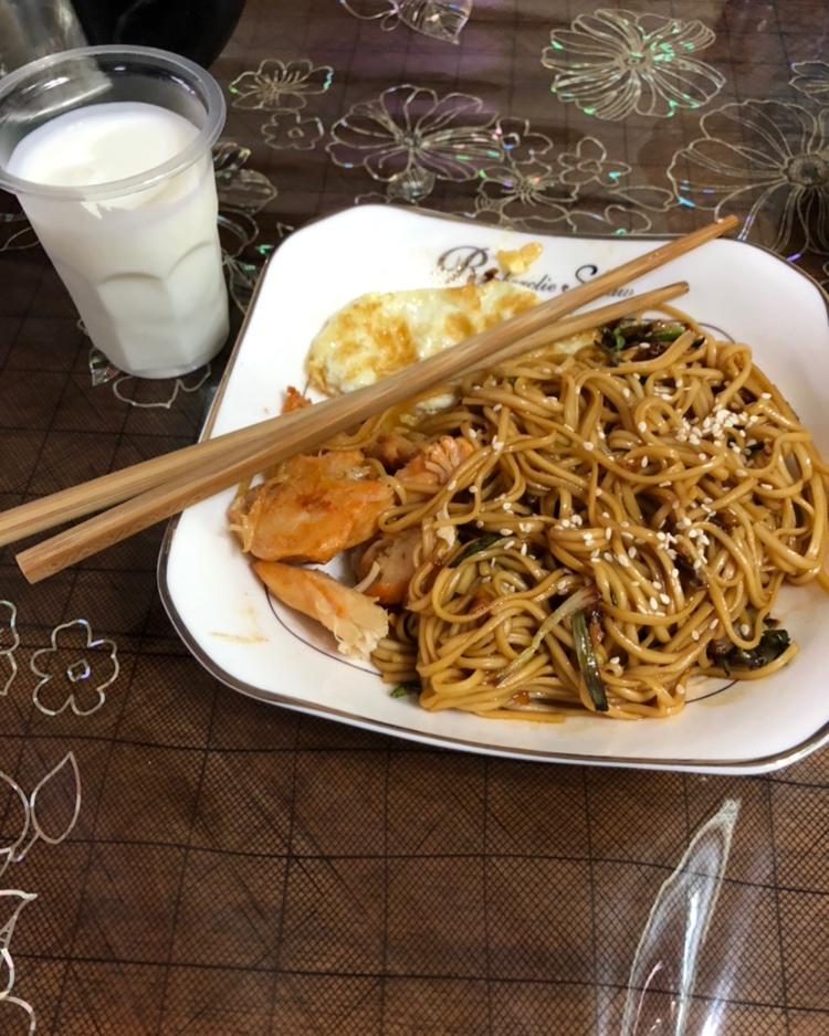 10分钟搞定的一碗葱油拌面