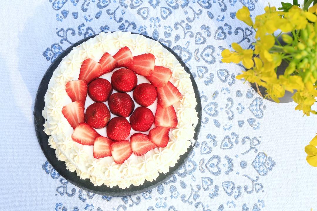 草莓鲜奶油蛋糕