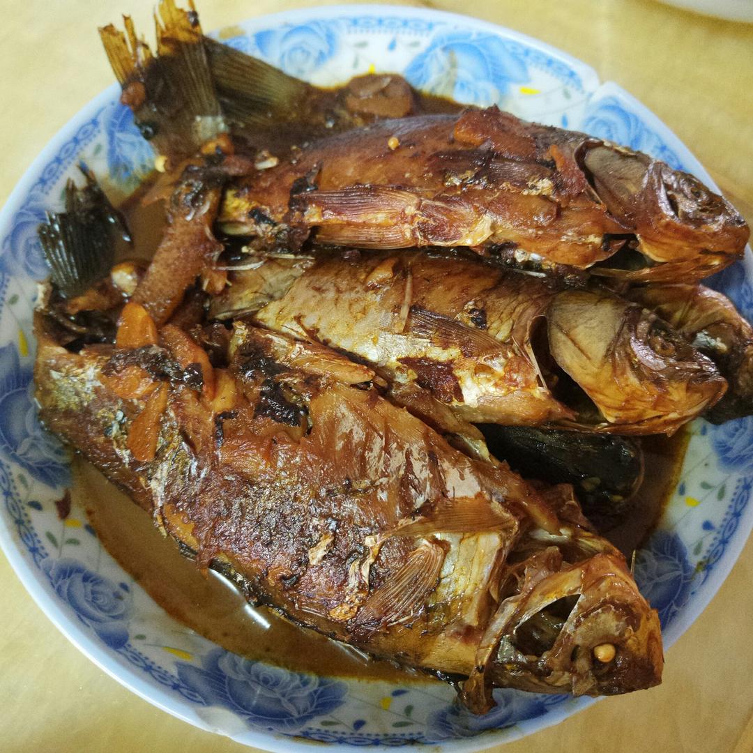 红烧鲫鱼