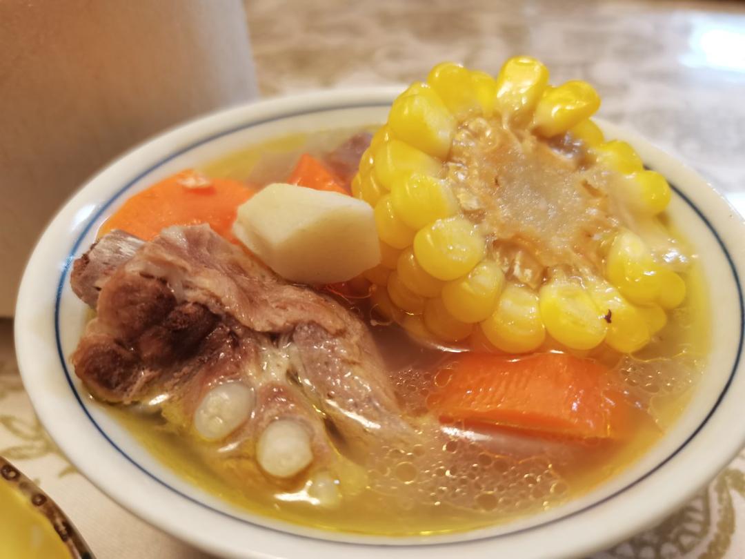 冬日排骨玉米汤