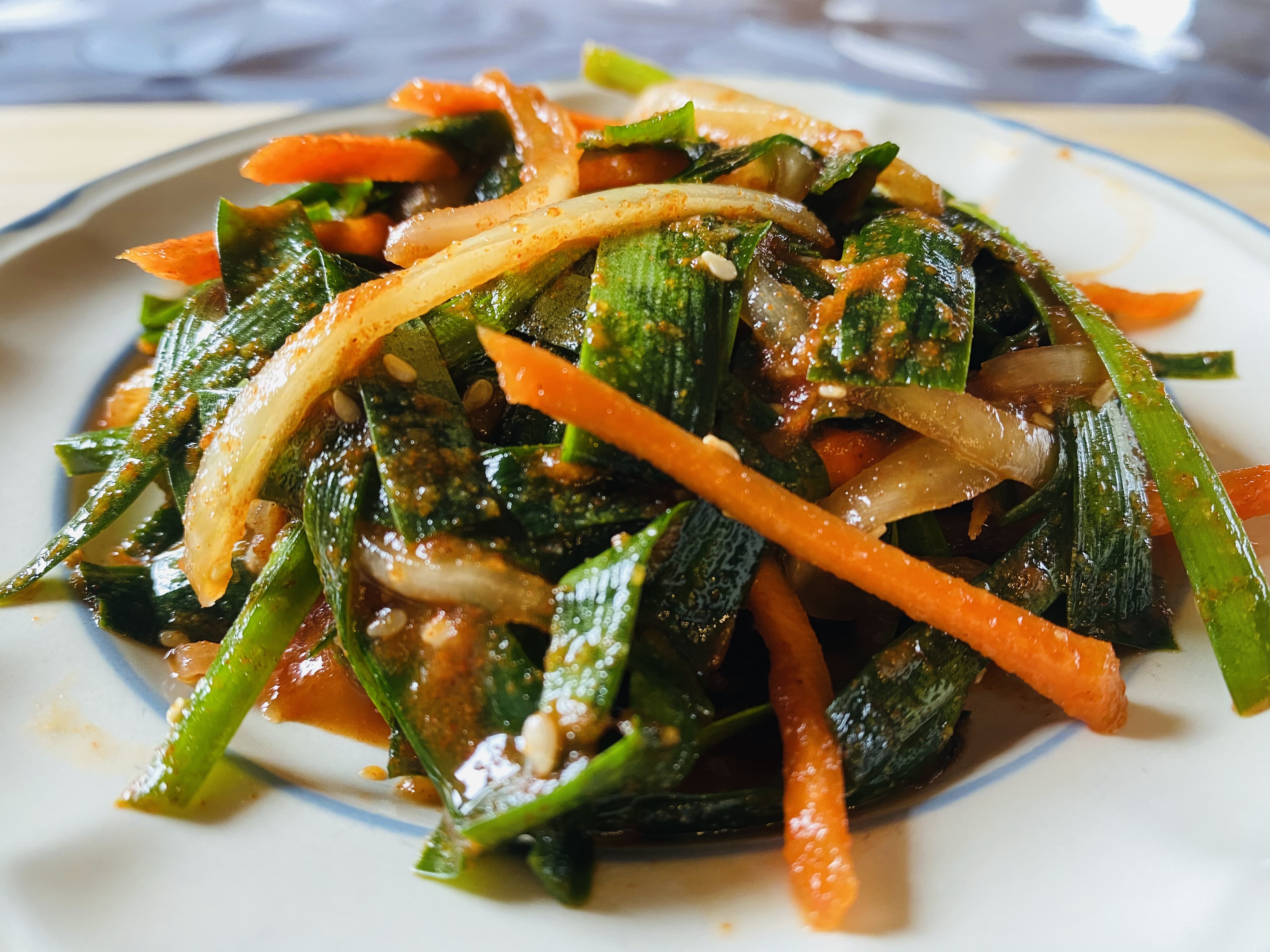 【食在春天】— 韭菜的另类吃法—韩式拌韭菜的做法