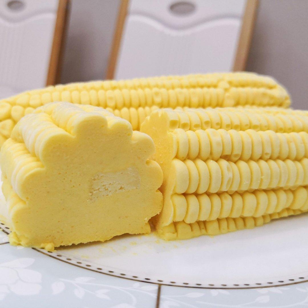 网红甜品芒果味玉米慕斯