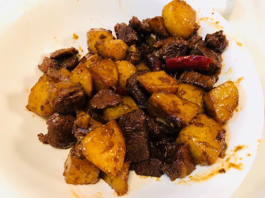 牛肉烧土豆