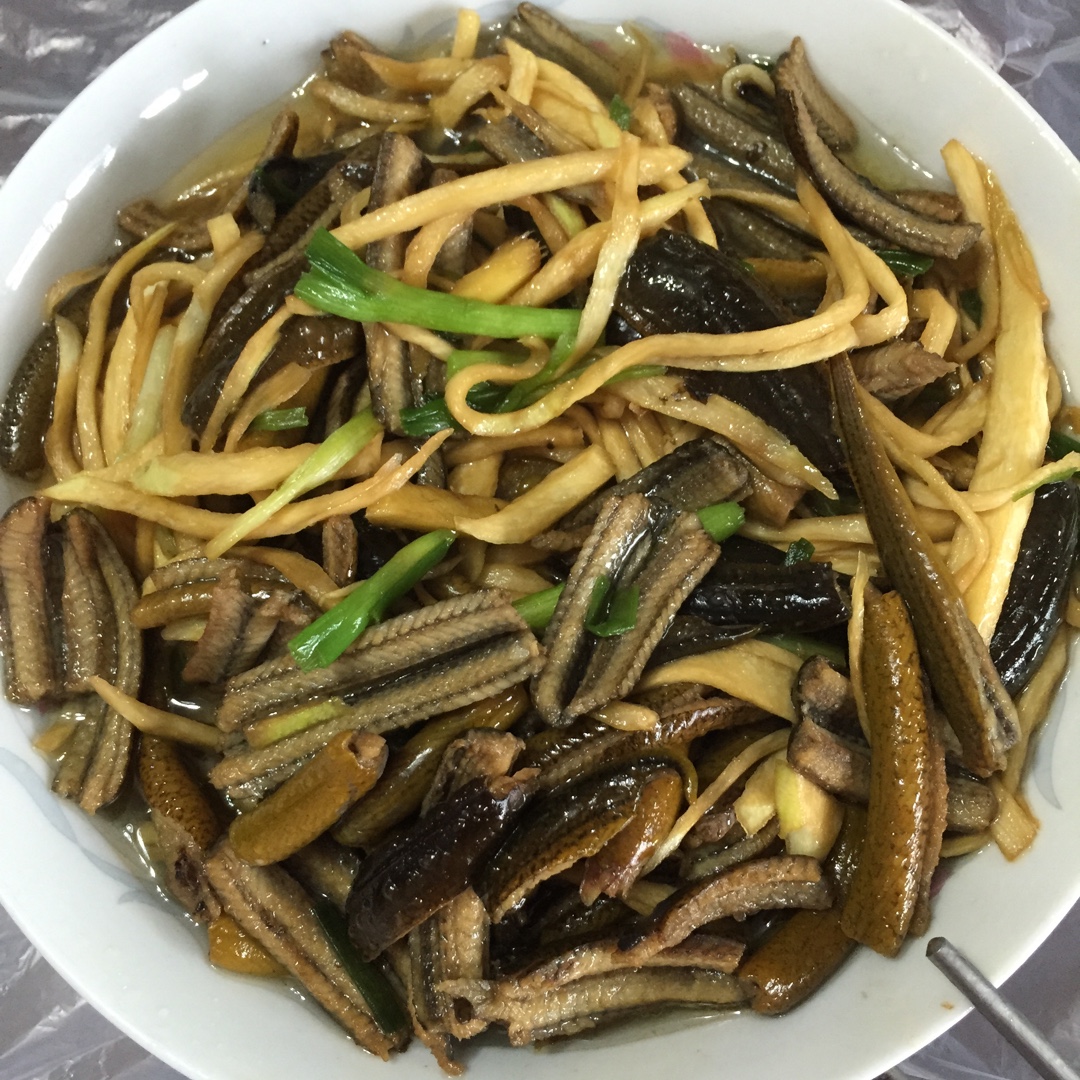 茭白炒鳝丝