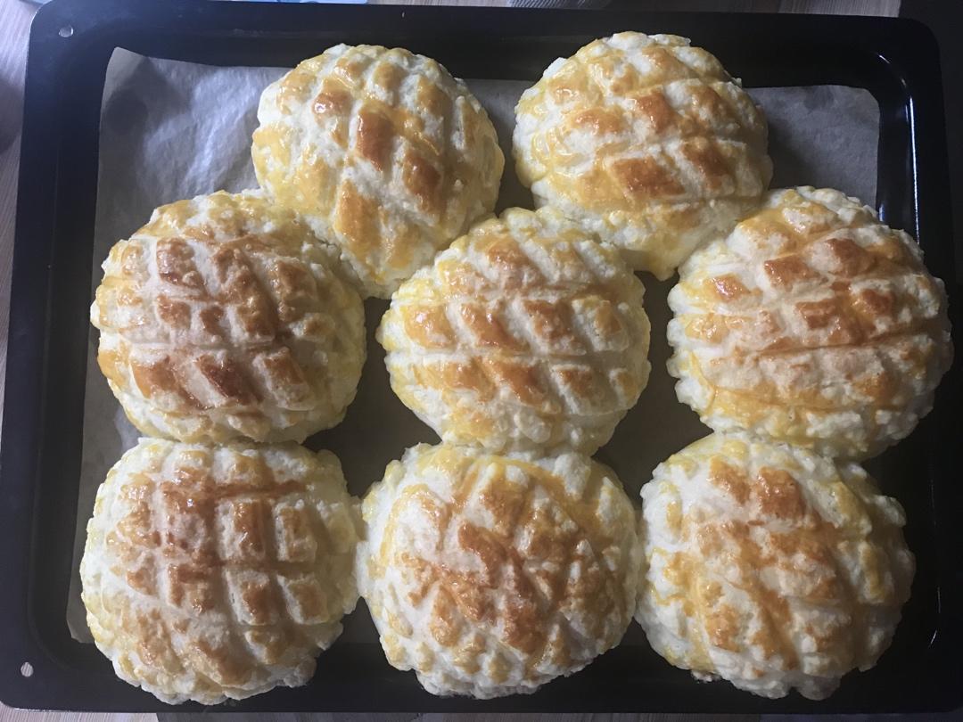 好吃到炸裂的港式菠萝包（附带制作酥皮的小视频）