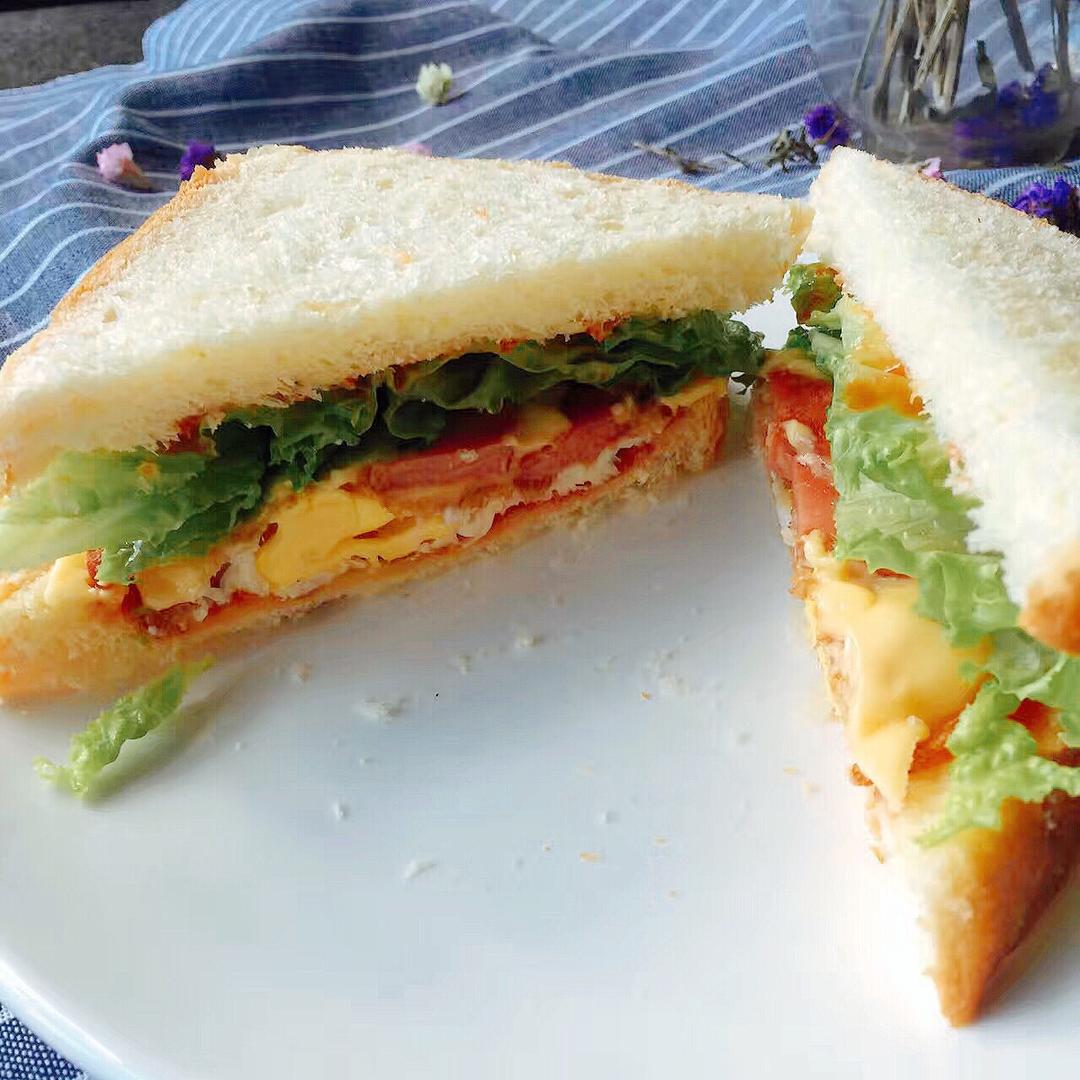 如何做超厚的沼三明治~详细tip！牛油果鸡蛋午餐肉三明治~