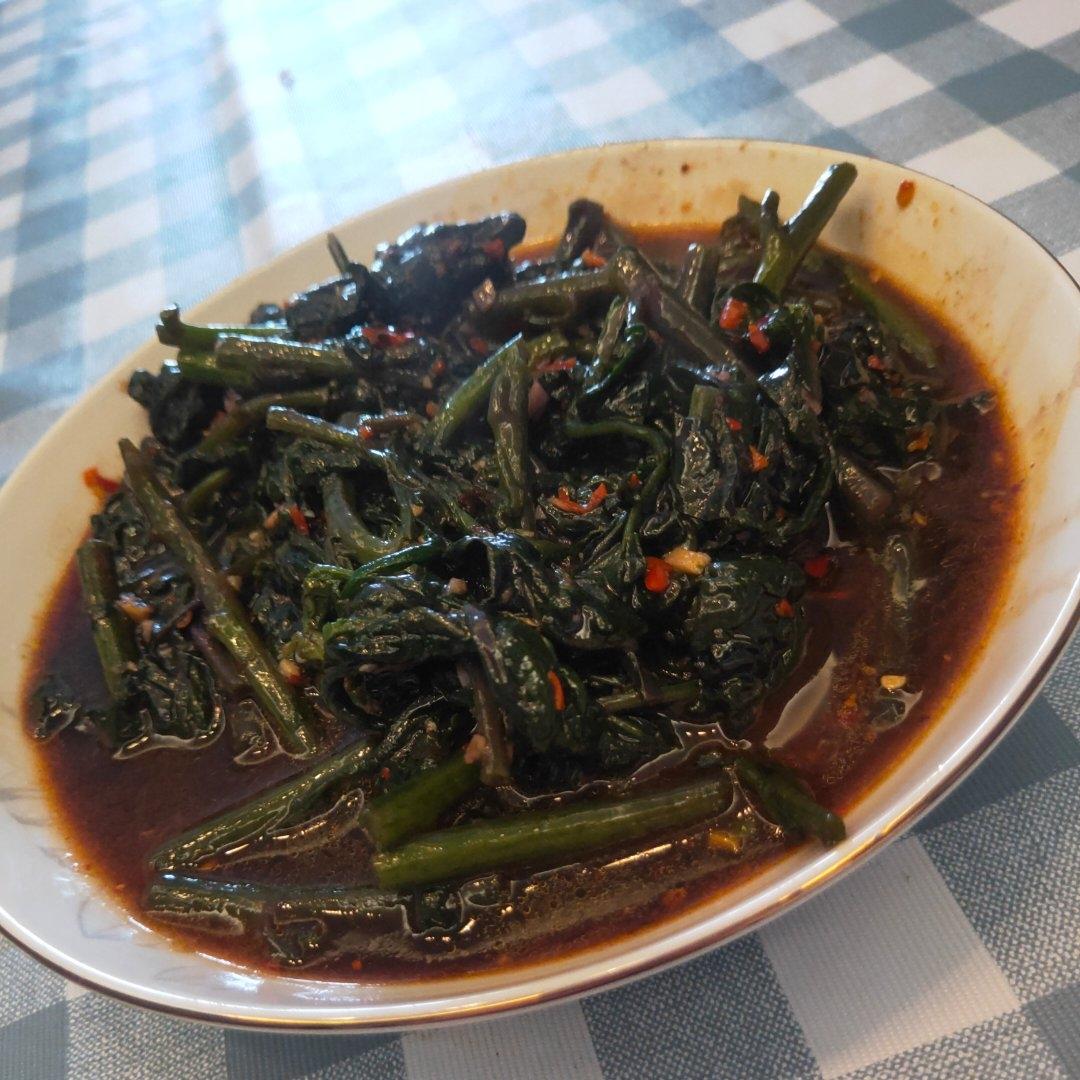 凉拌血皮菜