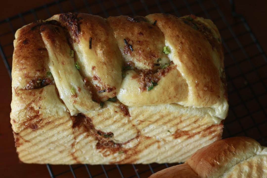 香葱肉松手撕吐司