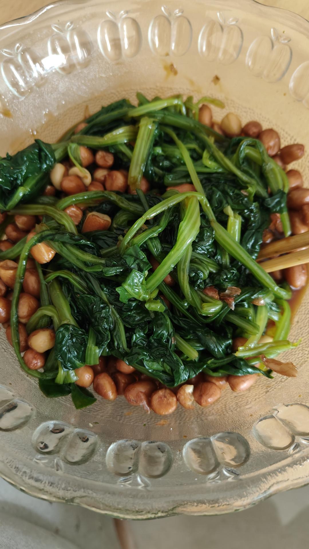 凉拌陈醋菠菜花生米（东北版）