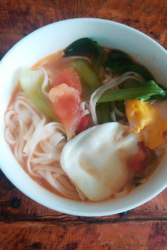 影子爱发呆做的最家常的普通汤面西红柿鸡蛋龙须面