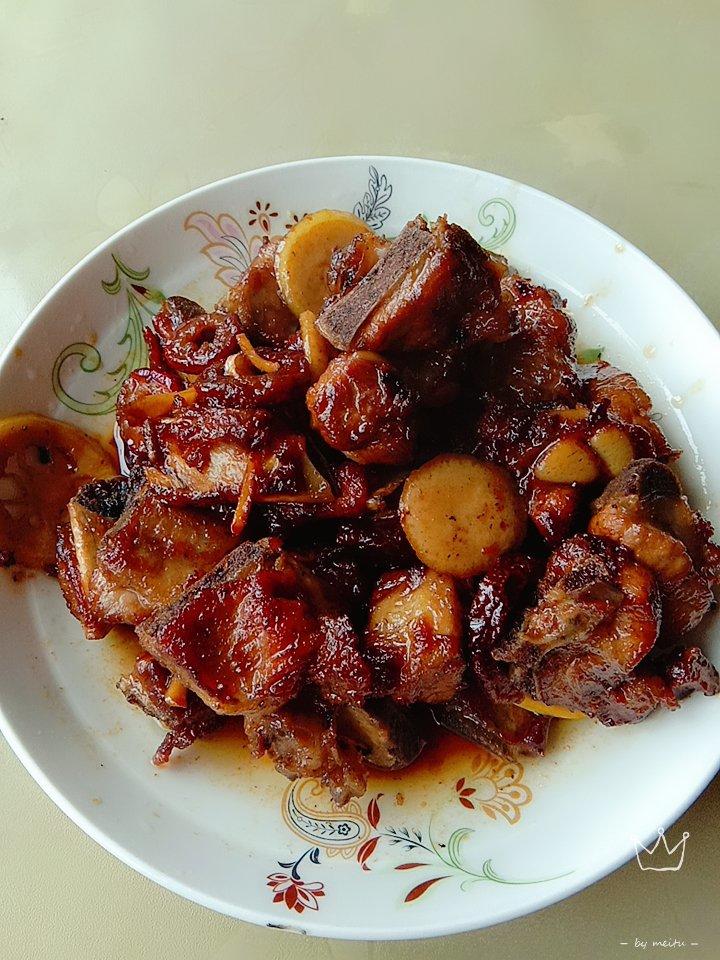 厨师长教你：“糖醋排骨”的创新做法，味道香甜不腻口，先收藏了