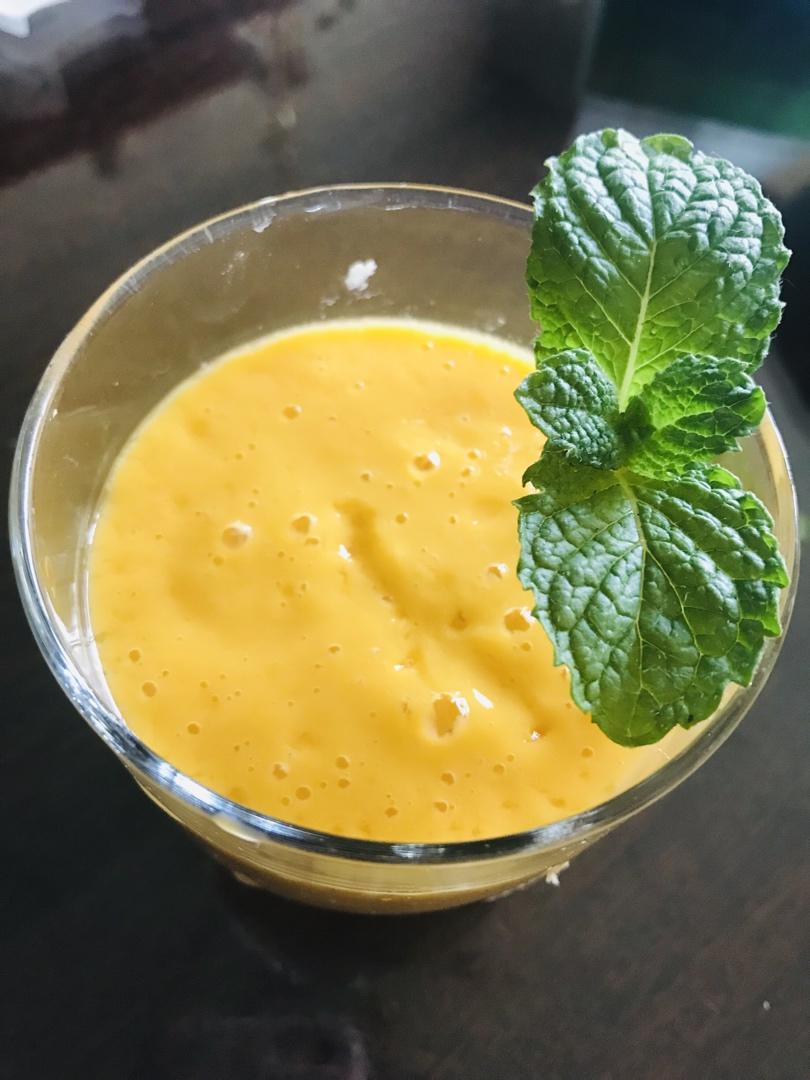 芒果奶昔（甜品）