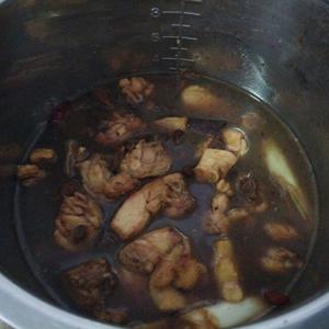 冬日暖锅之小鸡炖蘑菇的做法 步骤7