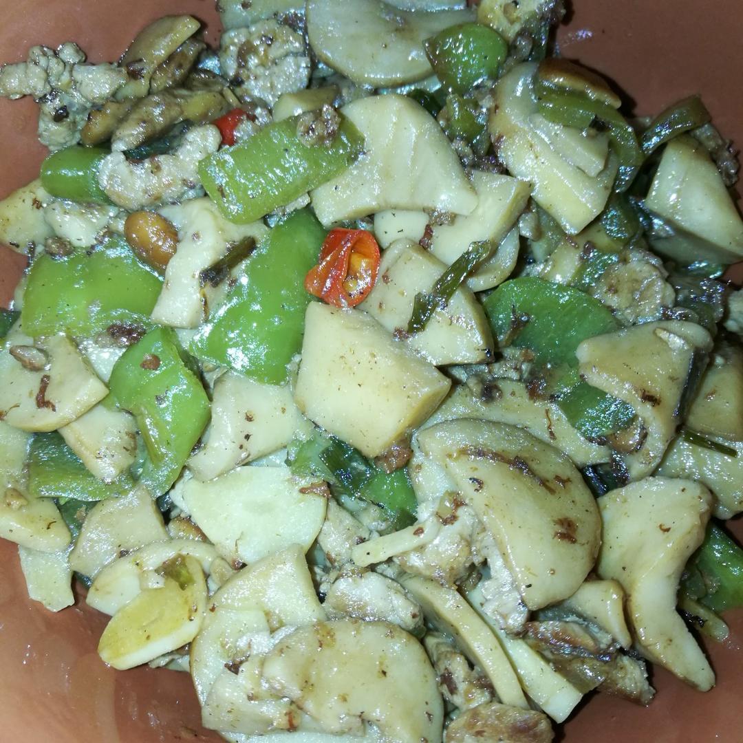 五花肉爆炒杏鲍菇