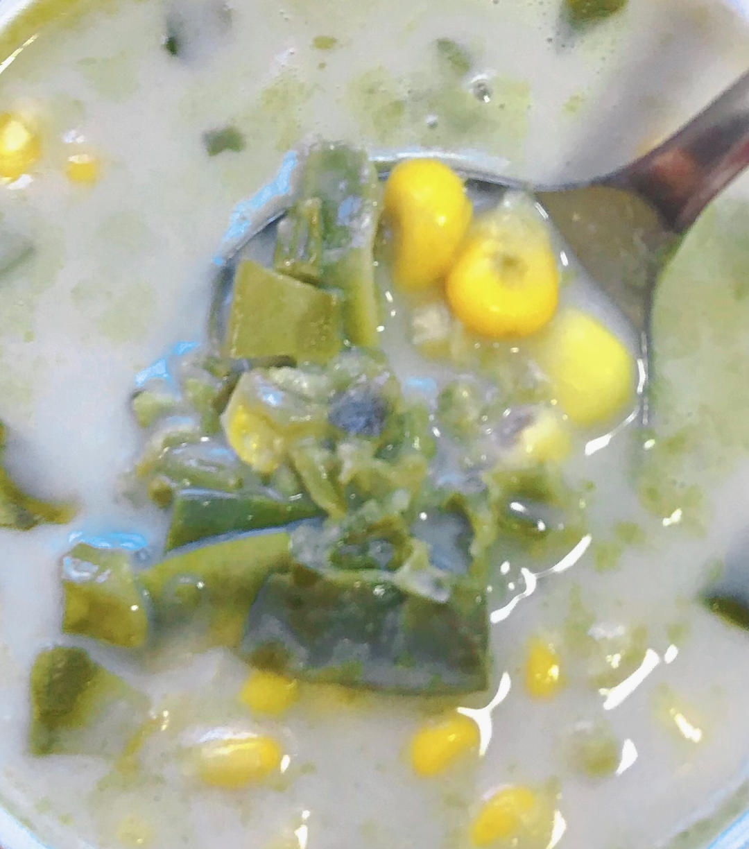 玉米燕麦牛奶粥+苹果