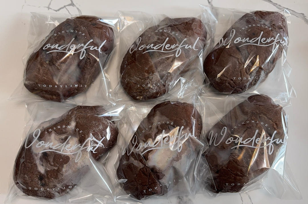 黑巧蓝莓软欧包，这个搭配有多好吃我就不多说了吧？